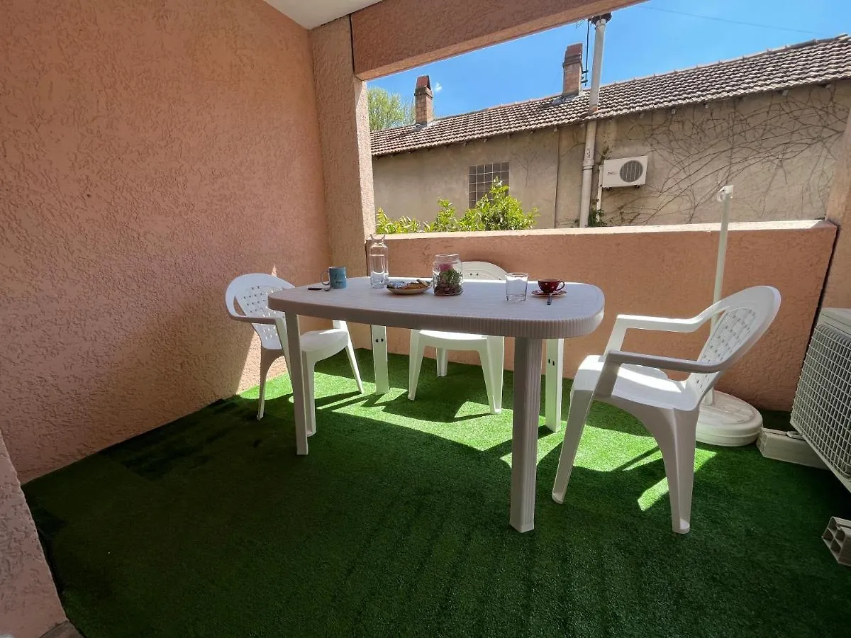Logement Renove Avec Mobilier 2023 Apartment Avignon